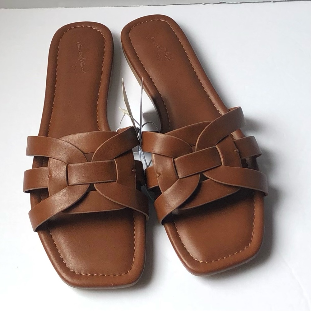 Universal Thread Sandals Flats Brown Comfort Memory Foam Faux Leather Size 9 NWT
